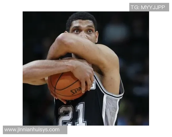 2001年今天邓肯创造生涯最高得分53分的辉煌时刻回顾 2001年今天邓肯创造生涯最高得分53分的辉煌时刻回顾