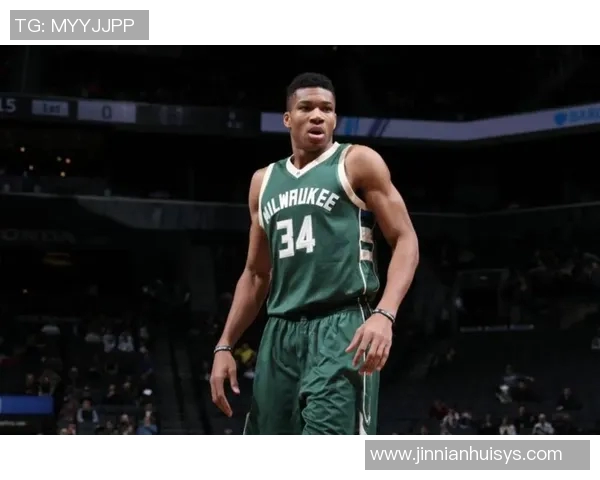 字母哥半场火力全开18分罚球命中率高暴扣两次震撼全场