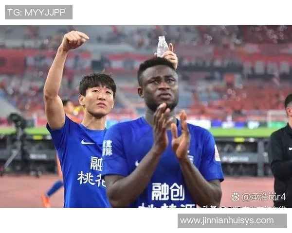 旧将重返赛场的艰辛历程与对足球的无尽热爱 旧将重返赛场的艰辛历程与对足球的无尽热爱